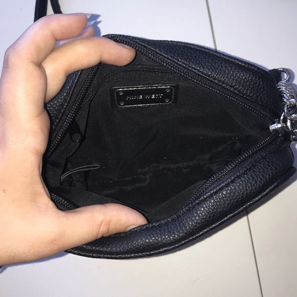 SOLD🎄☃️ Nine West purse - Picture 3 of 5